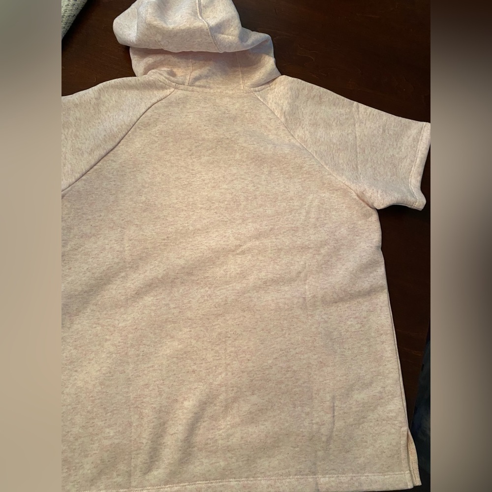 NWT! Under Armour Girls short sleeve fleece hoodie - soft pink - Picture 3 of 15